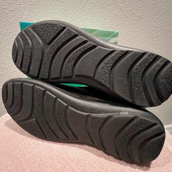 Easy Street women boots size 9. - Picture 5 of 5